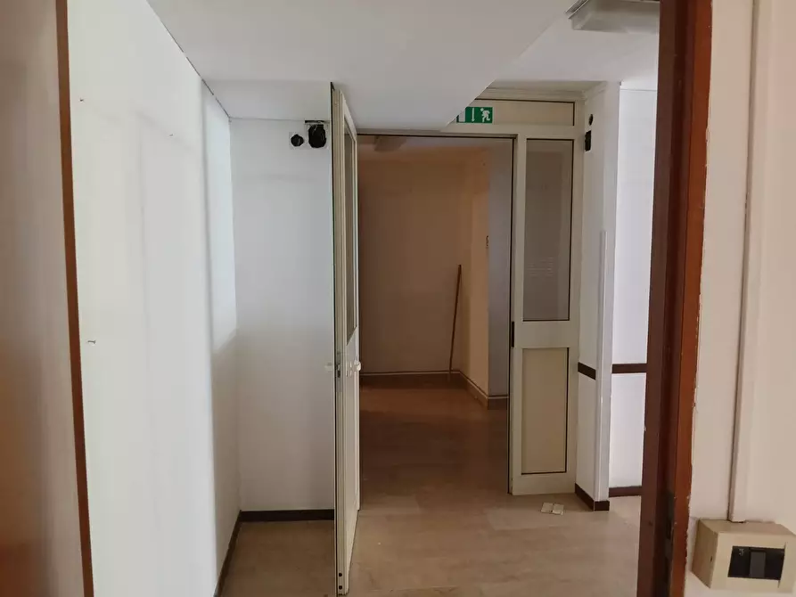 Immagine 52 di Ufficio in affitto  in Via Libertà 175 a Palermo
