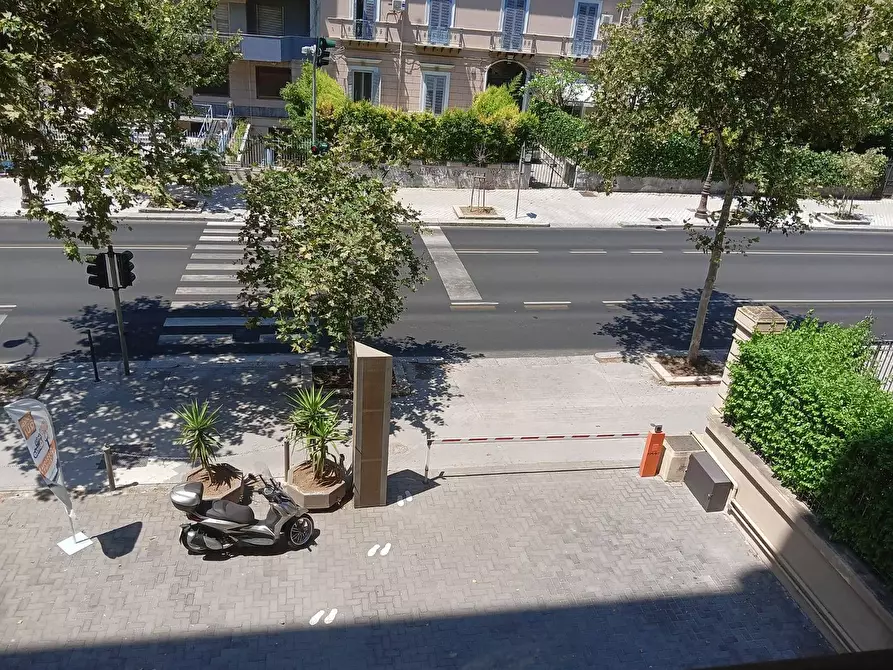 Immagine 53 di Ufficio in affitto  in Via Libertà 175 a Palermo