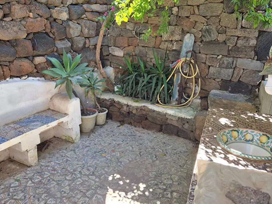 Immagine 37 di Villa in vendita  in Kania 97 a Pantelleria