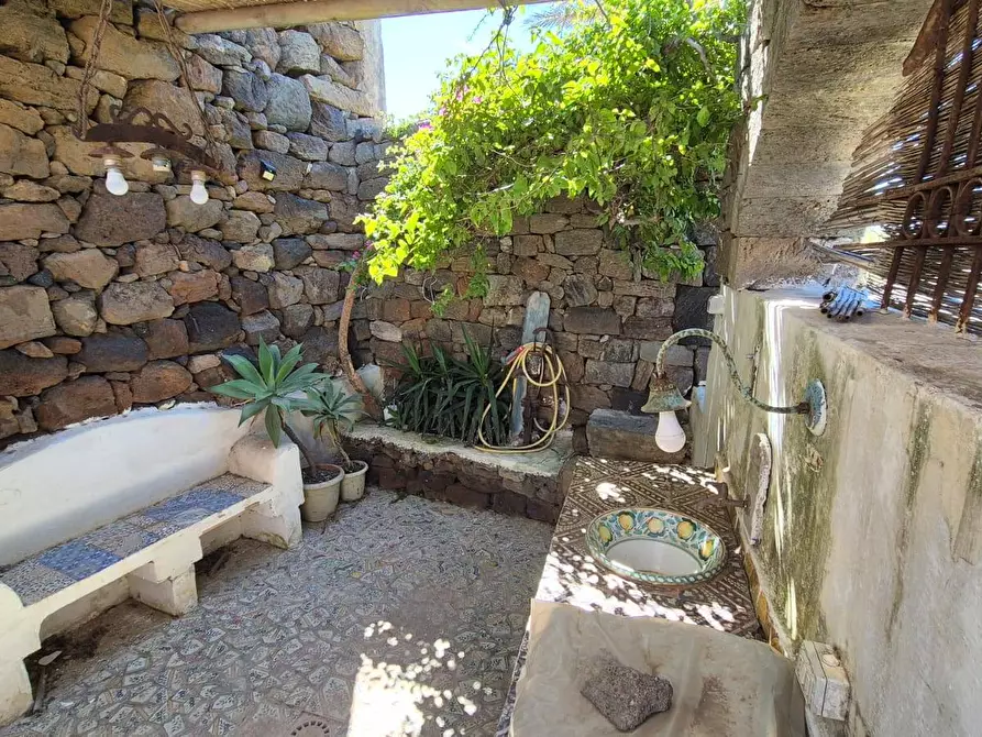 Immagine 41 di Villa in vendita  in Kania 97 a Pantelleria