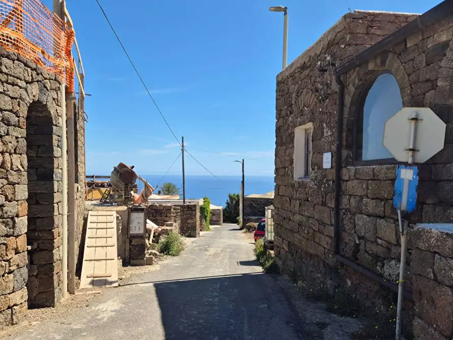 Immagine 50 di Villa in vendita  in Kania 97 a Pantelleria