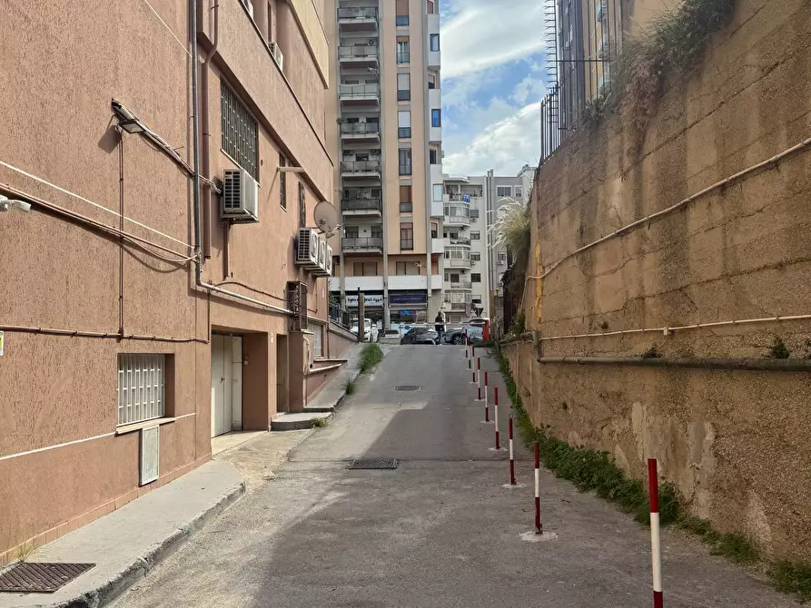 Immagine 3 di Box auto in vendita  in Via Salvatore Puglisi 15 a Palermo