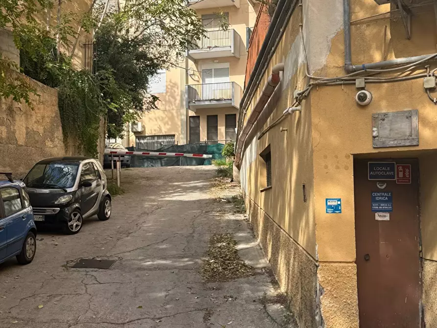 Immagine 5 di Box auto in vendita  in Via Salvatore Puglisi 15 a Palermo