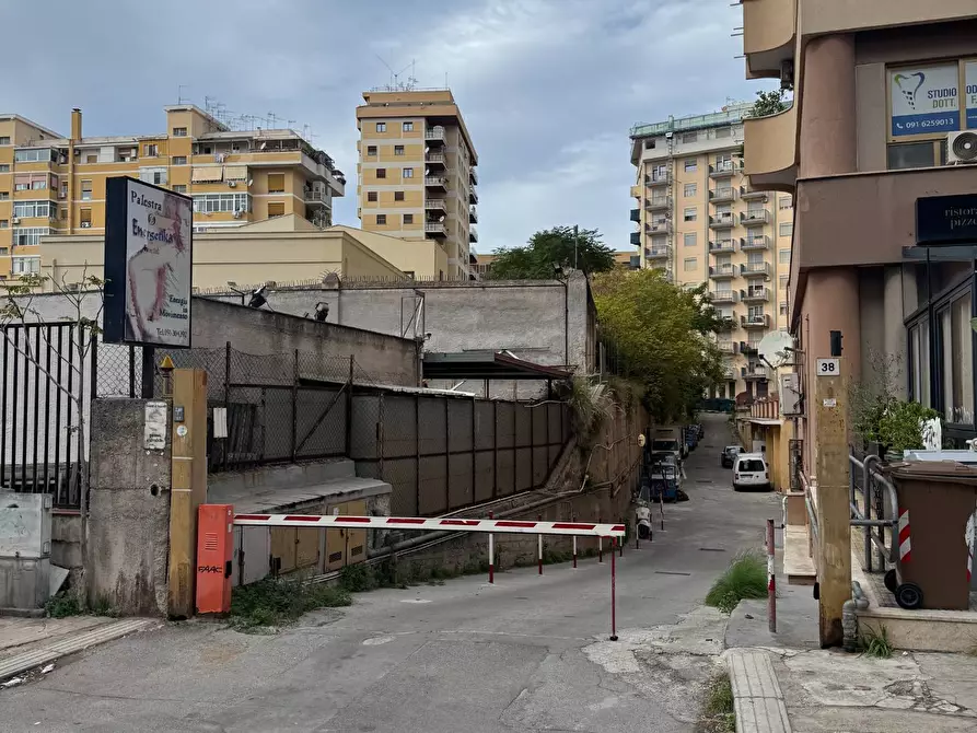 Immagine 27 di Box auto in vendita  in Via Salvatore Puglisi 15 a Palermo