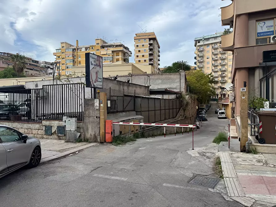 Immagine 28 di Box auto in vendita  in Via Salvatore Puglisi 15 a Palermo