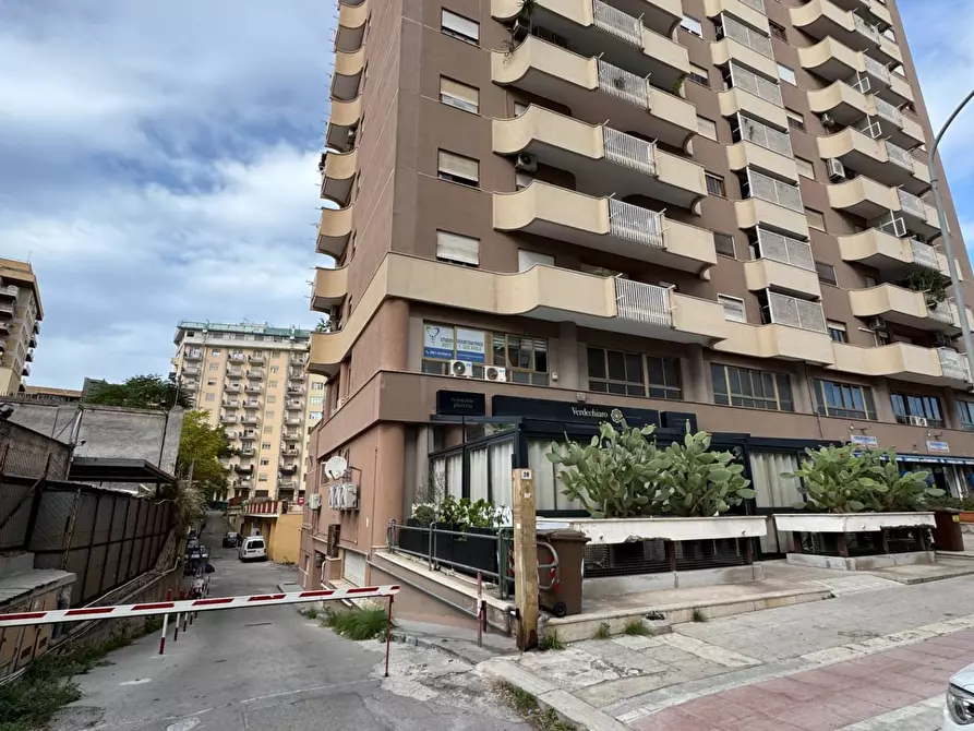 Immagine 1 di Box auto in vendita  in Via Salvatore Puglisi 15 a Palermo