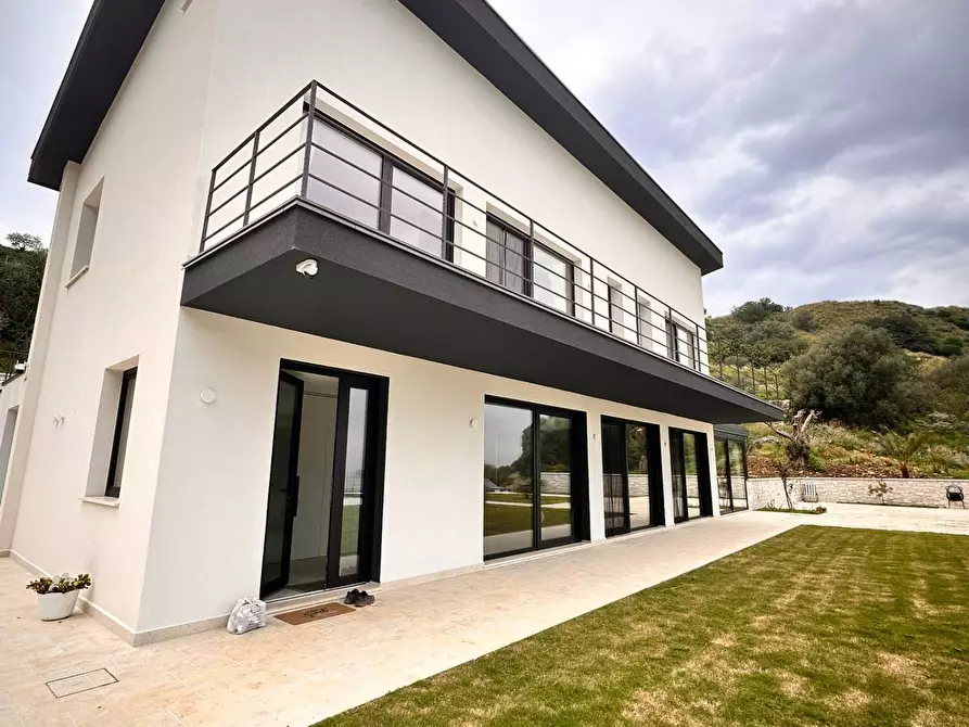 Immagine 2 di Casa semindipendente in vendita  a Capaci