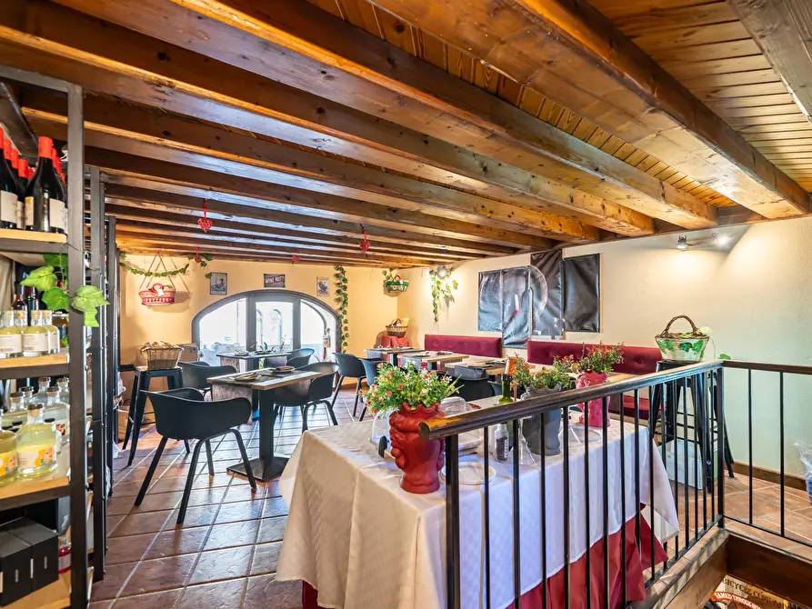 Immagine 18 di Locale commerciale in vendita  in Via Volturno 120 a Palermo