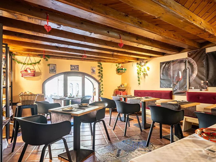 Immagine 25 di Locale commerciale in vendita  in Via Volturno 120 a Palermo