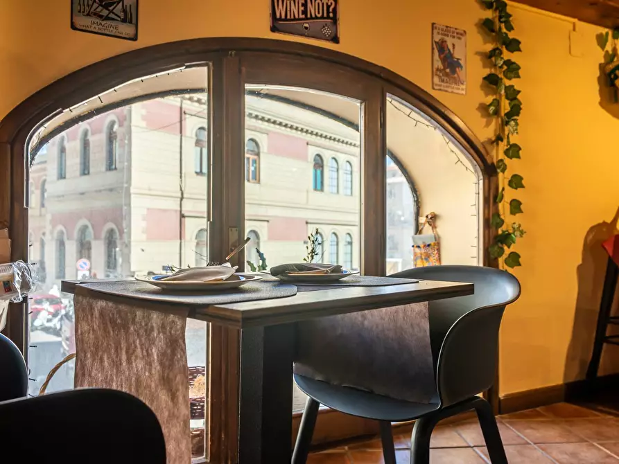 Immagine 16 di Locale commerciale in vendita  in Via Volturno 120 a Palermo