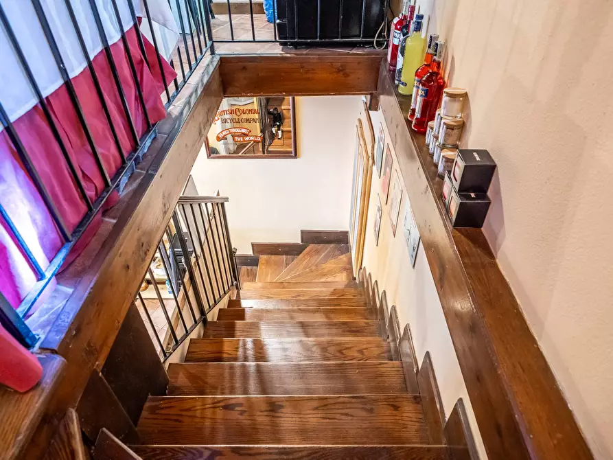 Immagine 13 di Locale commerciale in vendita  in Via Volturno 120 a Palermo