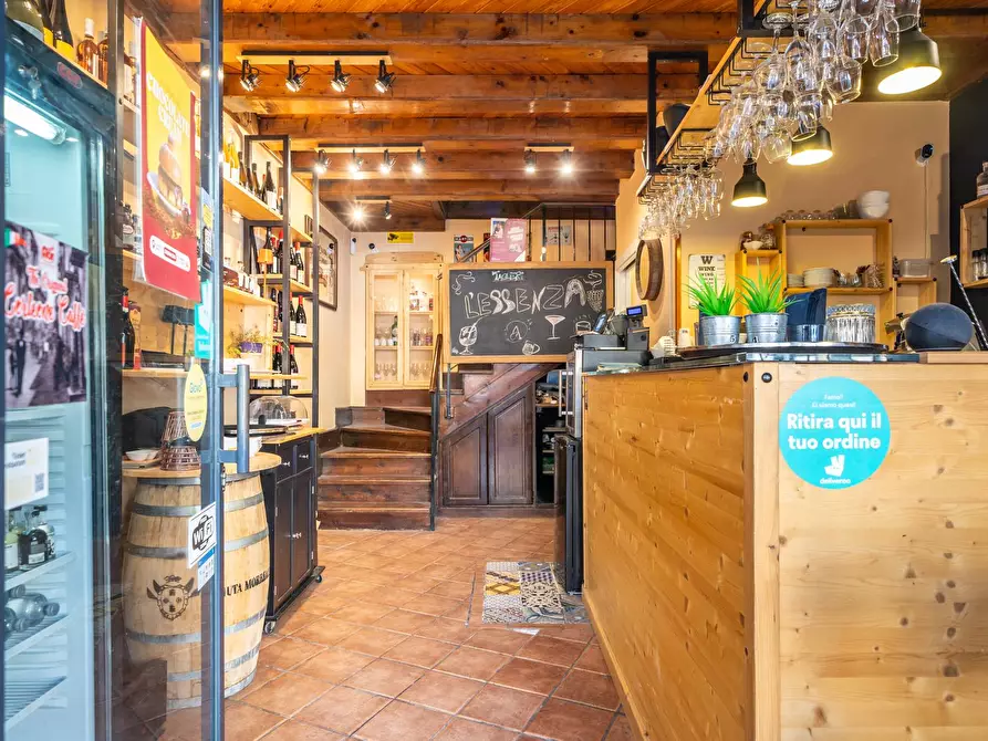 Immagine 30 di Locale commerciale in vendita  in Via Volturno 120 a Palermo