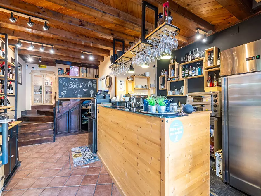 Immagine 31 di Locale commerciale in vendita  in Via Volturno 120 a Palermo