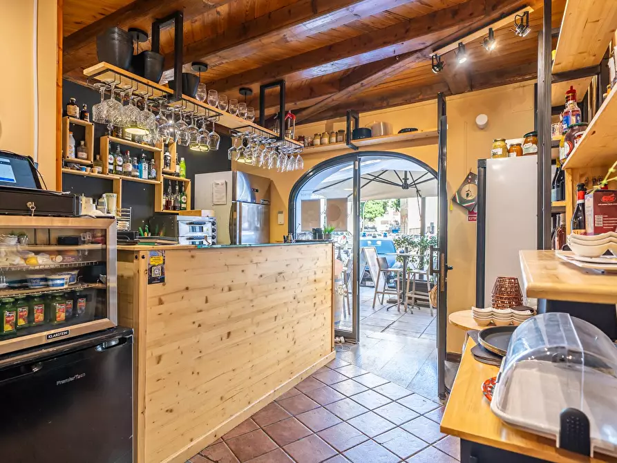 Immagine 33 di Locale commerciale in vendita  in Via Volturno 120 a Palermo