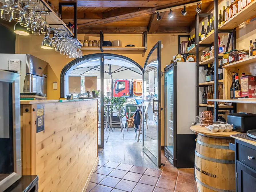 Immagine 36 di Locale commerciale in vendita  in Via Volturno 120 a Palermo