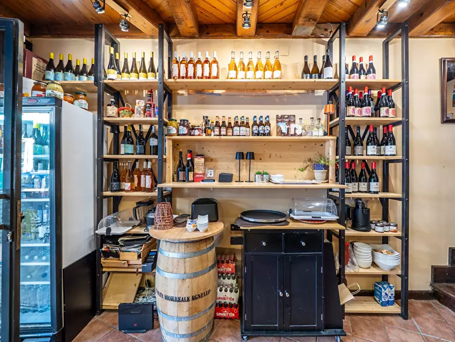 Immagine 38 di Locale commerciale in vendita  in Via Volturno 120 a Palermo