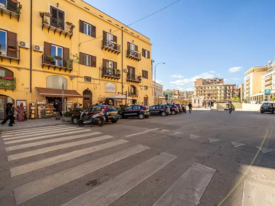 Immagine 3 di Locale commerciale in vendita  in Via Volturno 120 a Palermo