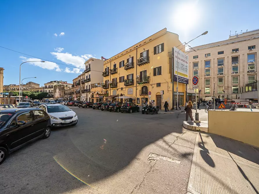 Immagine 1 di Locale commerciale in vendita  in Via Volturno 120 a Palermo