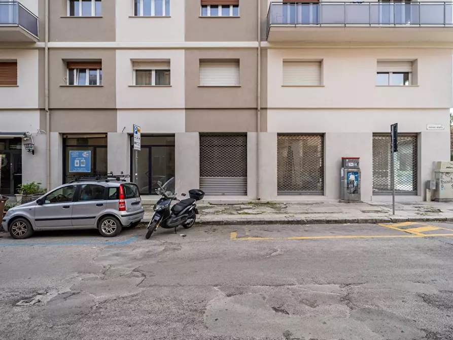 Immagine 6 di Locale commerciale in affitto  in via Libertà 159 a Palermo