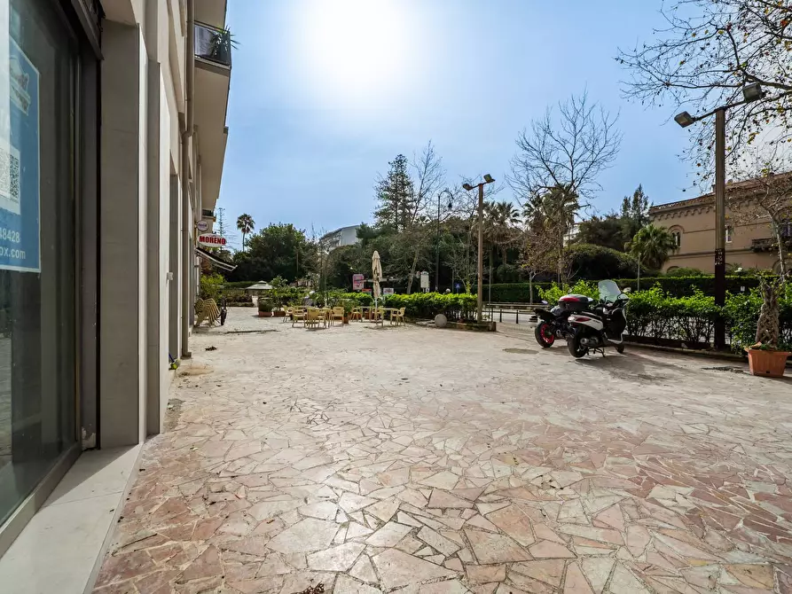 Immagine 7 di Locale commerciale in affitto  in via Libertà 159 a Palermo