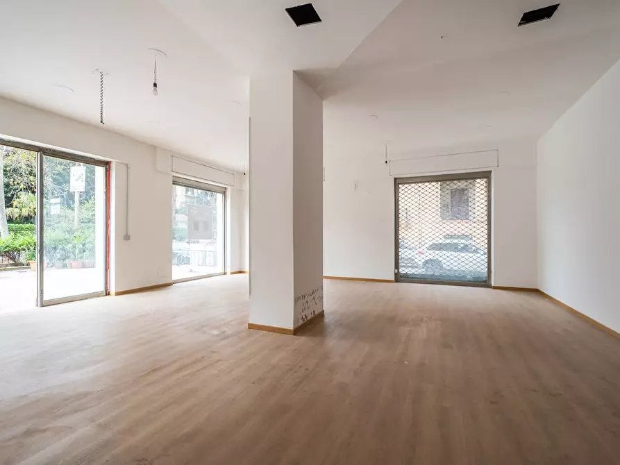 Immagine 13 di Locale commerciale in affitto  in via Libertà 159 a Palermo