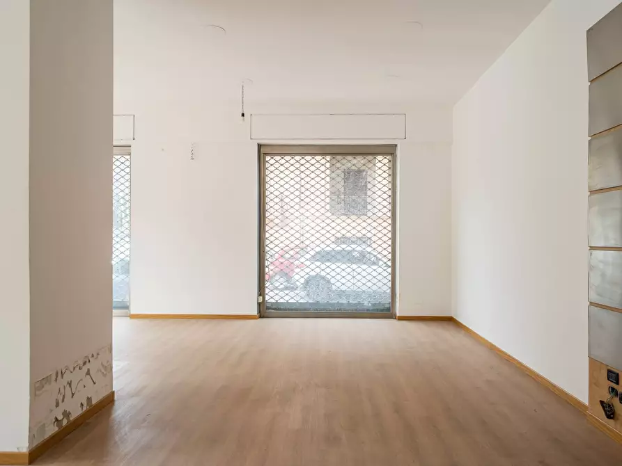 Immagine 14 di Locale commerciale in affitto  in via Libertà 159 a Palermo