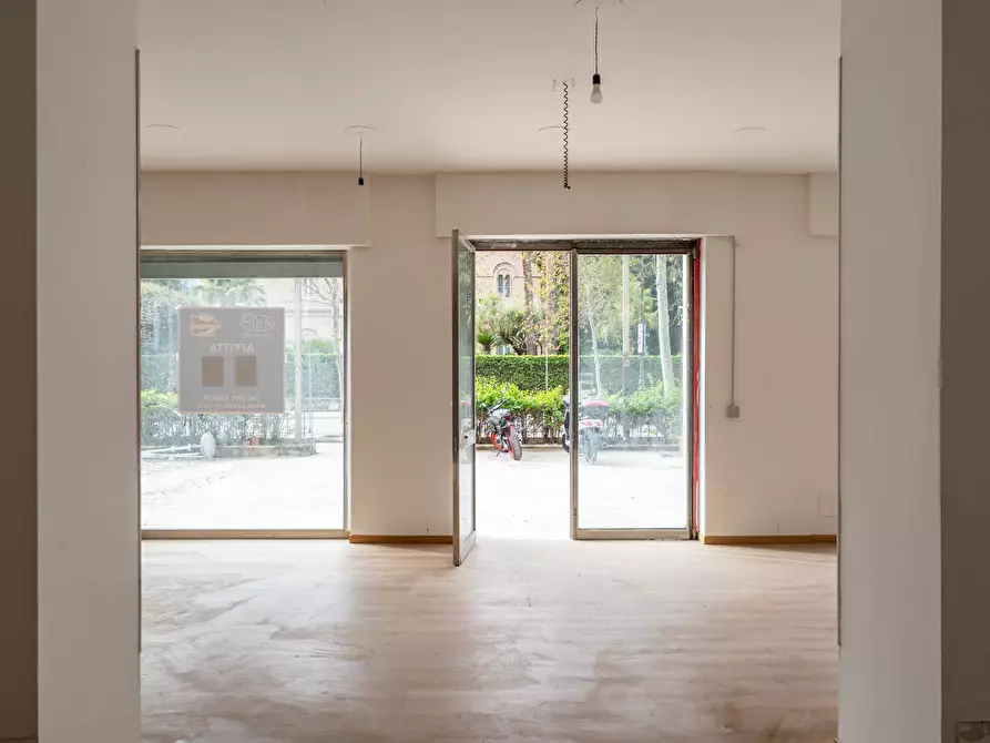 Immagine 16 di Locale commerciale in affitto  in via Libertà 159 a Palermo