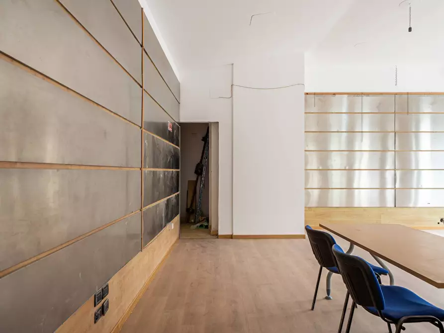 Immagine 22 di Locale commerciale in affitto  in via Libertà 159 a Palermo