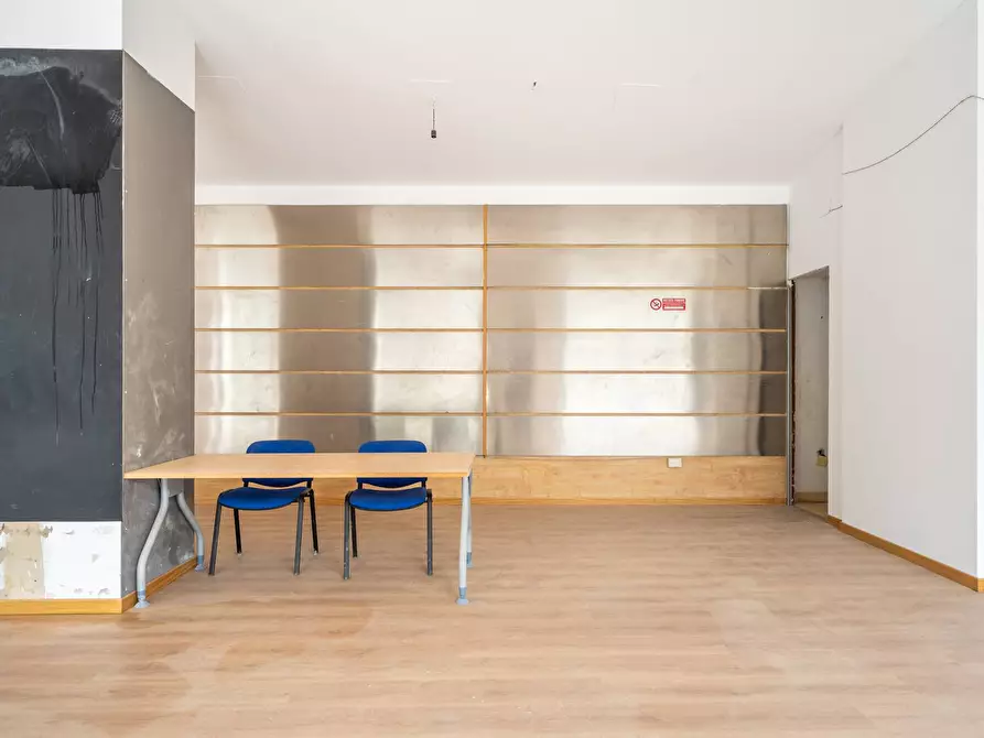 Immagine 26 di Locale commerciale in affitto  in via Libertà 159 a Palermo