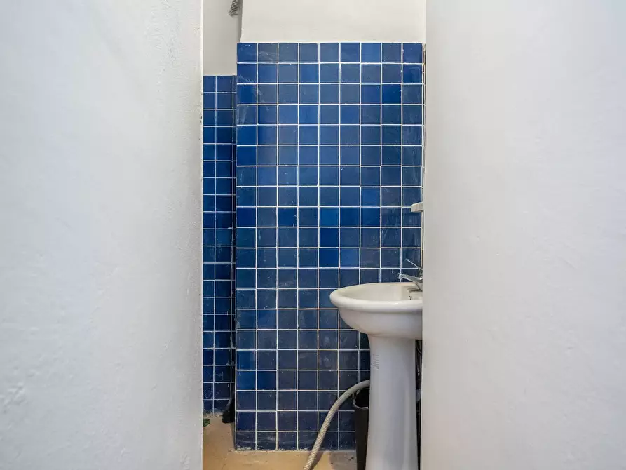 Immagine 28 di Locale commerciale in affitto  in via Libertà 159 a Palermo