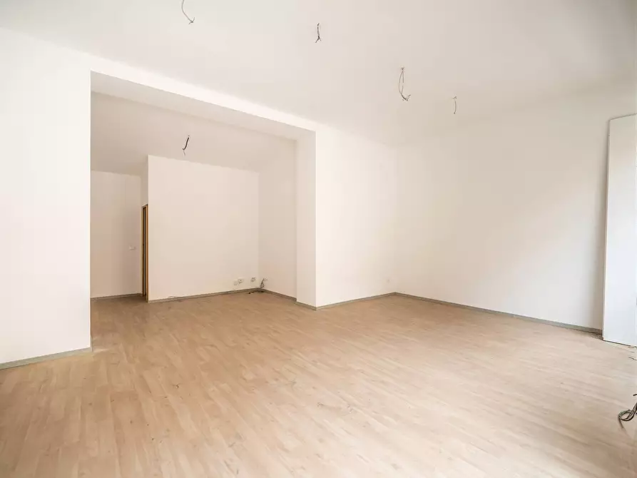 Immagine 32 di Locale commerciale in affitto  in via Libertà 159 a Palermo