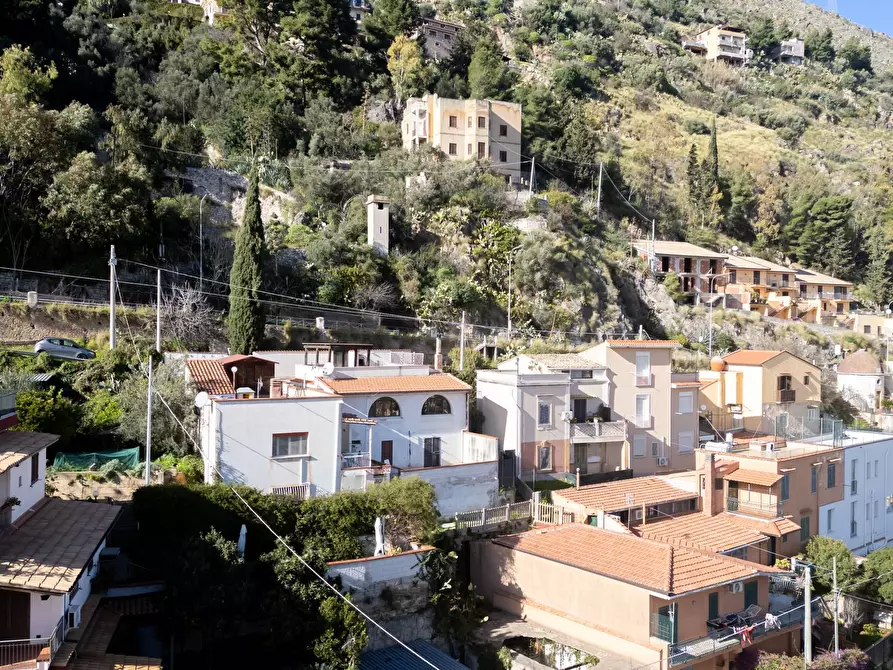 Immagine 2 di Appartamento in vendita  in Via Case Trifirò 9 a Monreale