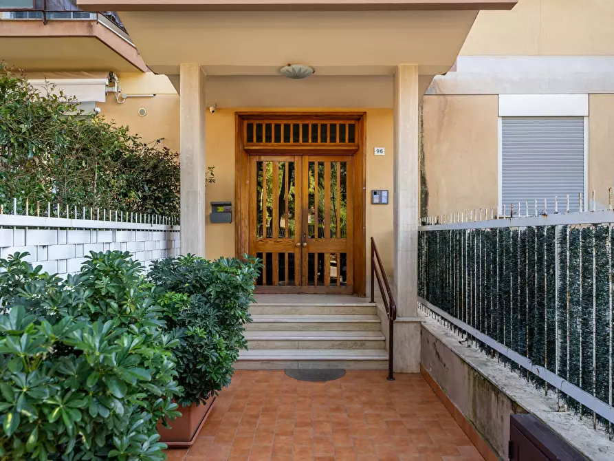 Immagine 3 di Appartamento in vendita  in Via Giuseppe Ingegneros 96 a Palermo