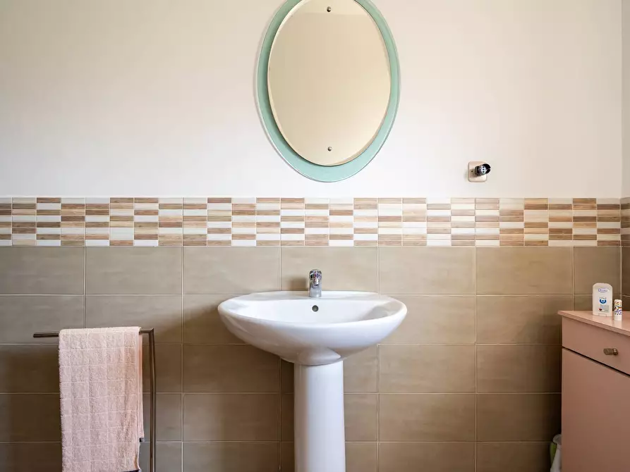 Immagine 26 di Appartamento in vendita  in Via Giuseppe Ingegneros 96 a Palermo