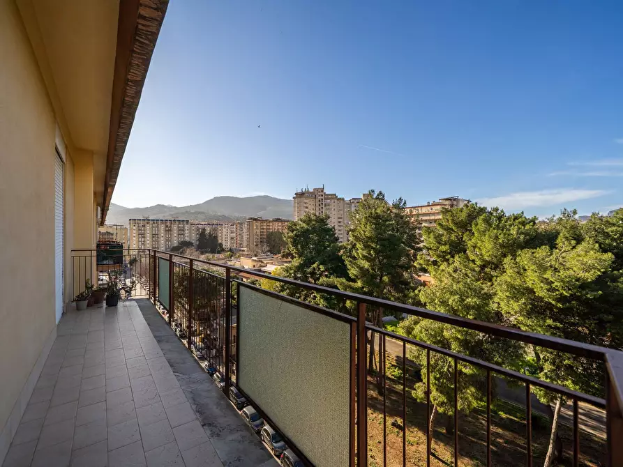 Immagine 29 di Appartamento in vendita  in Via Giuseppe Ingegneros 96 a Palermo