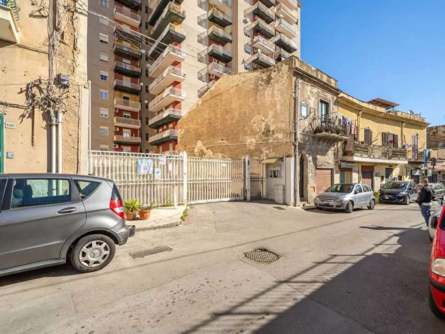 Immagine 46 di Attico in vendita  in Via Vincenzo Li Muli 102 a Palermo