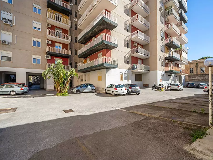 Immagine 53 di Attico in vendita  in Via Vincenzo Li Muli 102 a Palermo
