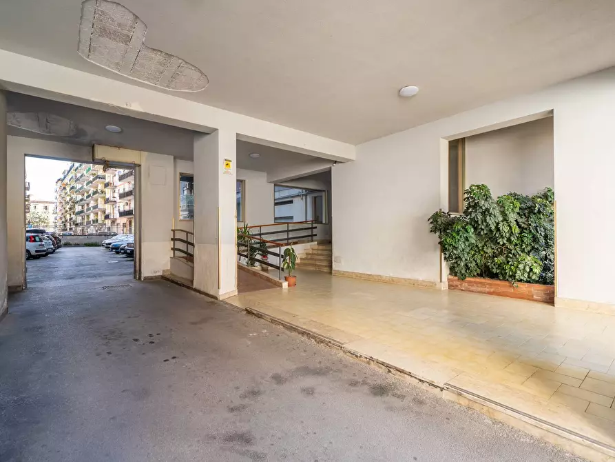 Immagine 50 di Attico in vendita  in Via Vincenzo Li Muli 102 a Palermo