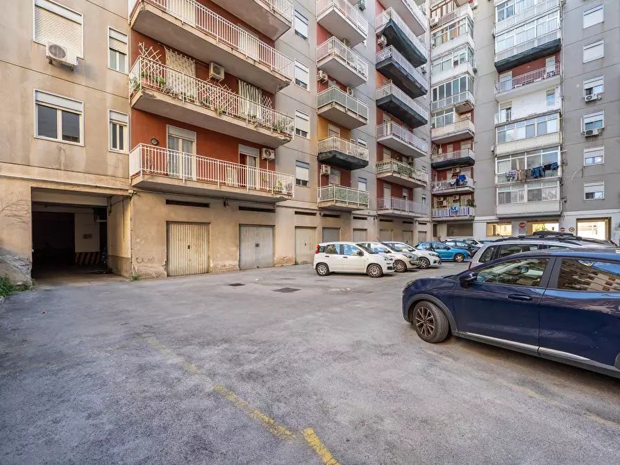 Immagine 48 di Attico in vendita  in Via Vincenzo Li Muli 102 a Palermo