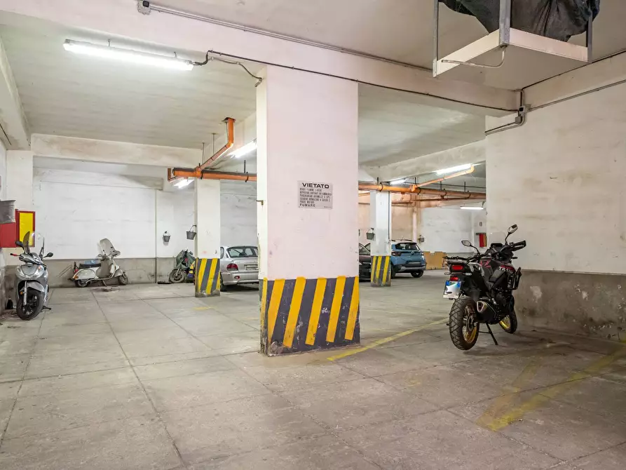 Immagine 43 di Attico in vendita  in Via Vincenzo Li Muli 102 a Palermo