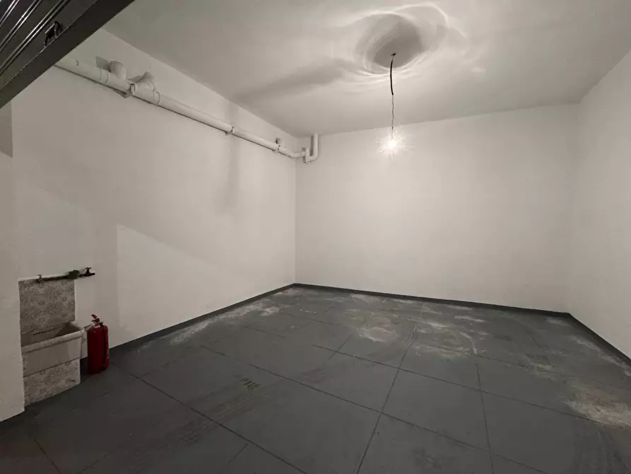 Immagine 12 di Box auto in vendita  in Corso Pietro Pisani 184 a Palermo