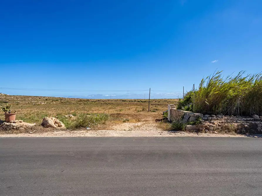 Immagine 3 di Villa in vendita  in Strada di Ponente snc a Lampedusa E Linosa
