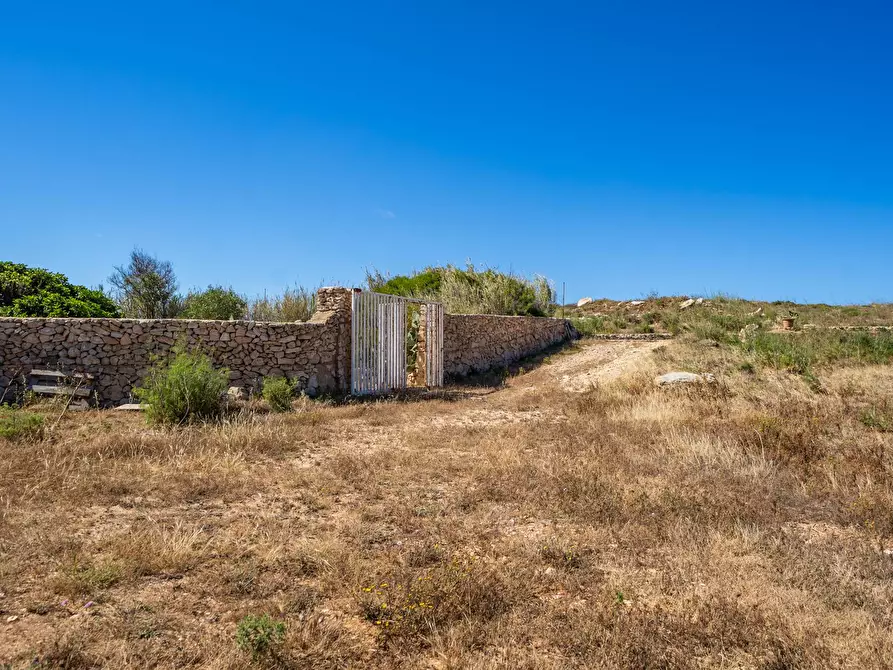 Immagine 5 di Villa in vendita  in Strada di Ponente snc a Lampedusa E Linosa