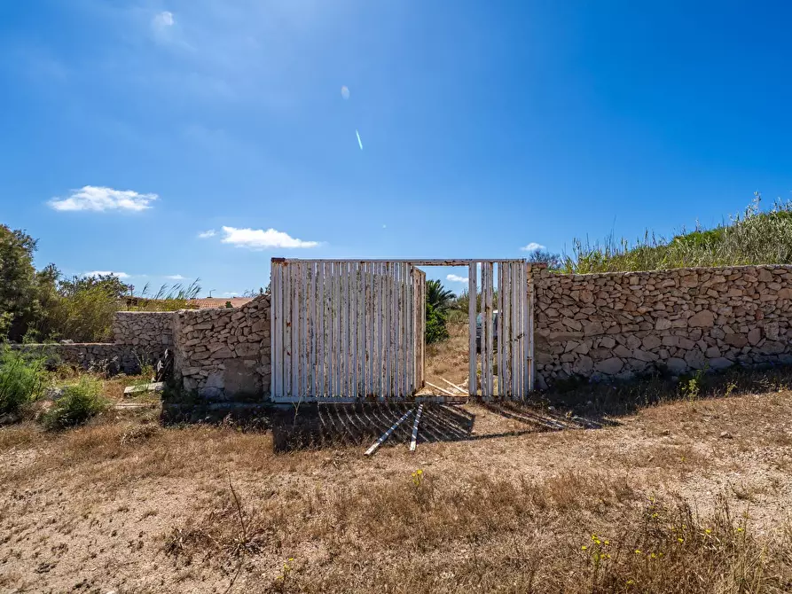 Immagine 6 di Villa in vendita  in Strada di Ponente snc a Lampedusa E Linosa