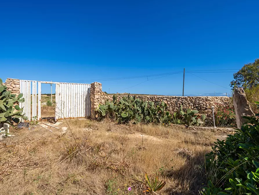 Immagine 8 di Villa in vendita  in Strada di Ponente snc a Lampedusa E Linosa