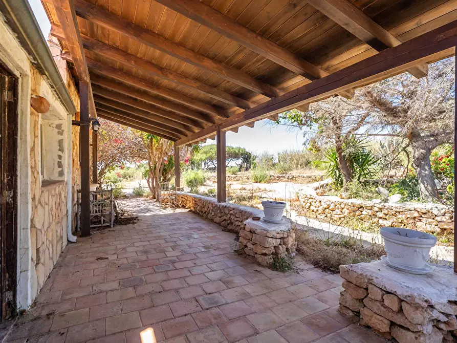 Immagine 15 di Villa in vendita  in Strada di Ponente snc a Lampedusa E Linosa