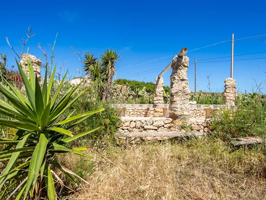Immagine 37 di Villa in vendita  in Strada di Ponente snc a Lampedusa E Linosa