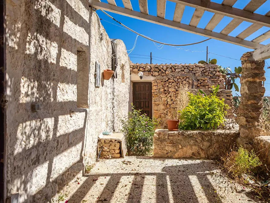 Immagine 41 di Villa in vendita  in Strada di Ponente snc a Lampedusa E Linosa
