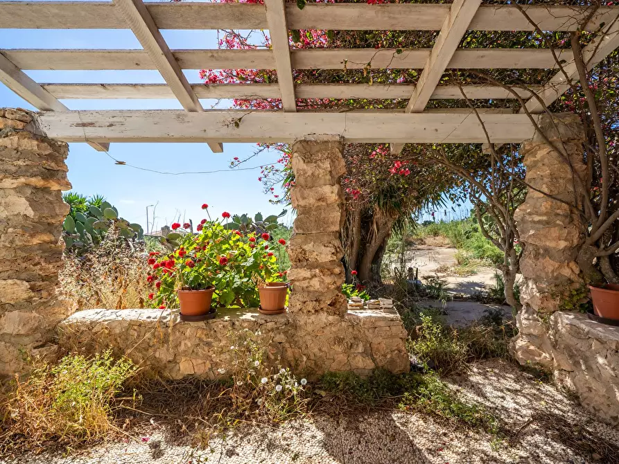 Immagine 42 di Villa in vendita  in Strada di Ponente snc a Lampedusa E Linosa