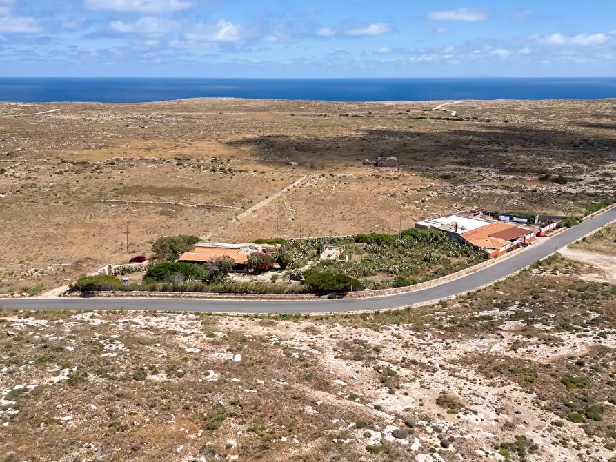 Immagine 89 di Villa in vendita  in Strada di Ponente snc a Lampedusa E Linosa